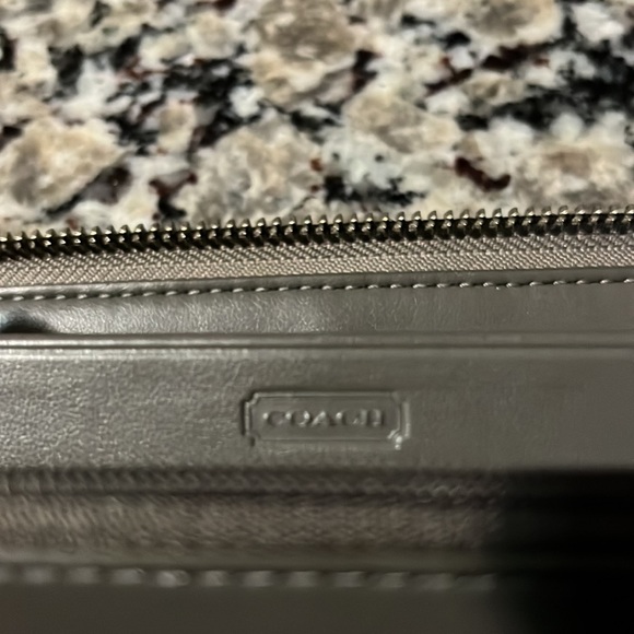 Coach - Picture 7 of 11